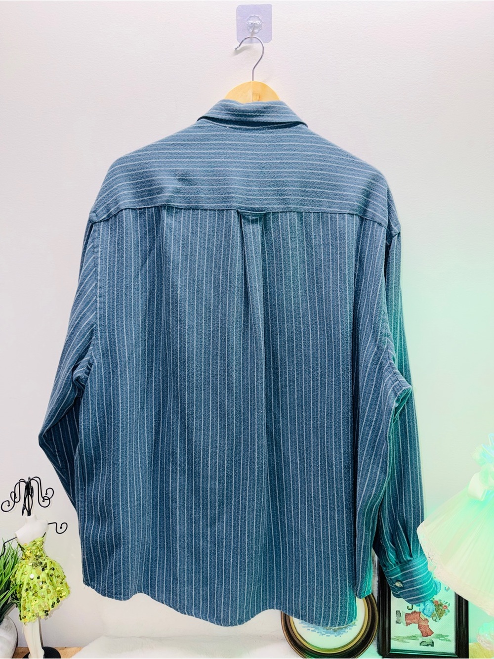 45% Cotton Arnold Palmer Men's Blue Vertical-Stripe Casual Button-Up Shirt 👔 - Picture 2 of 4